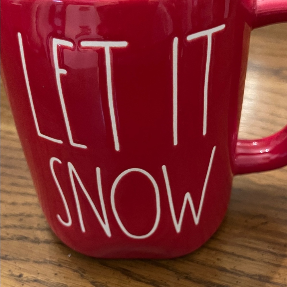 Red Ceramic Mug - Let It Snow - Picture 6 of 8